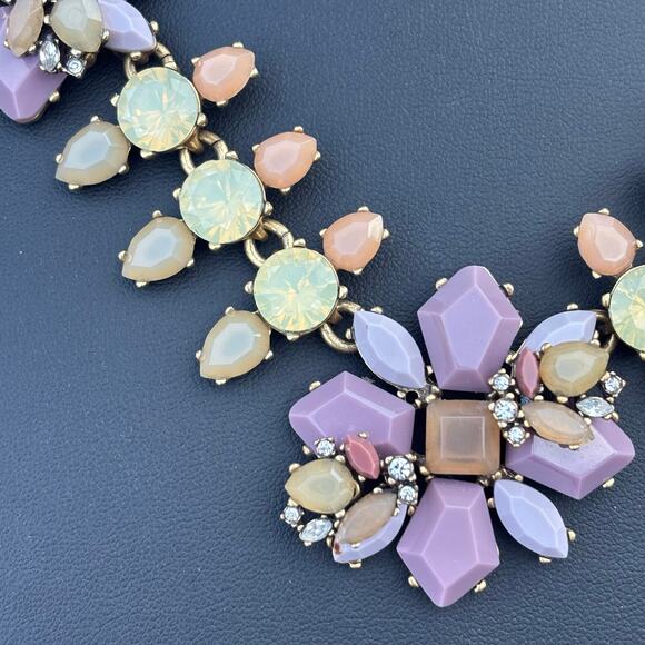J. CREW Statement!  Lilac, Pale Green, Rhinestone Floral Collar Necklace - Picture 3 of 7